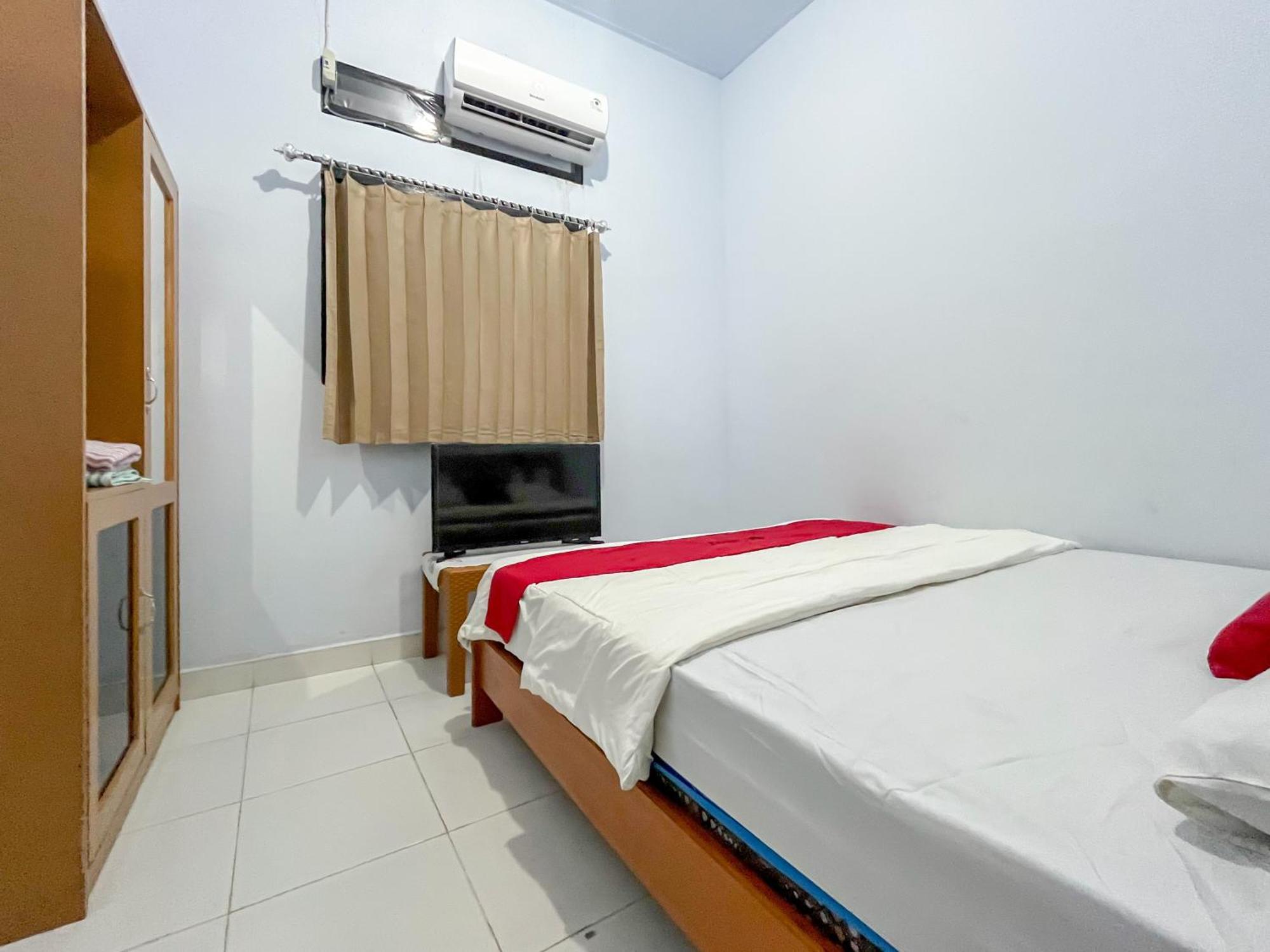 Reddoorz Syariah At Home Ampana Guest House Ampana Kota Eksteriør billede