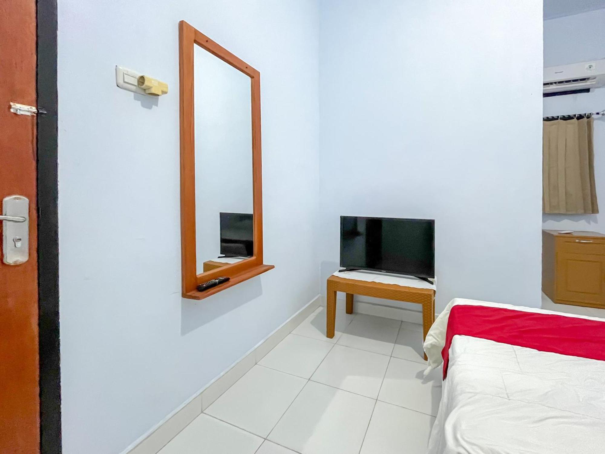 Reddoorz Syariah At Home Ampana Guest House Ampana Kota Eksteriør billede