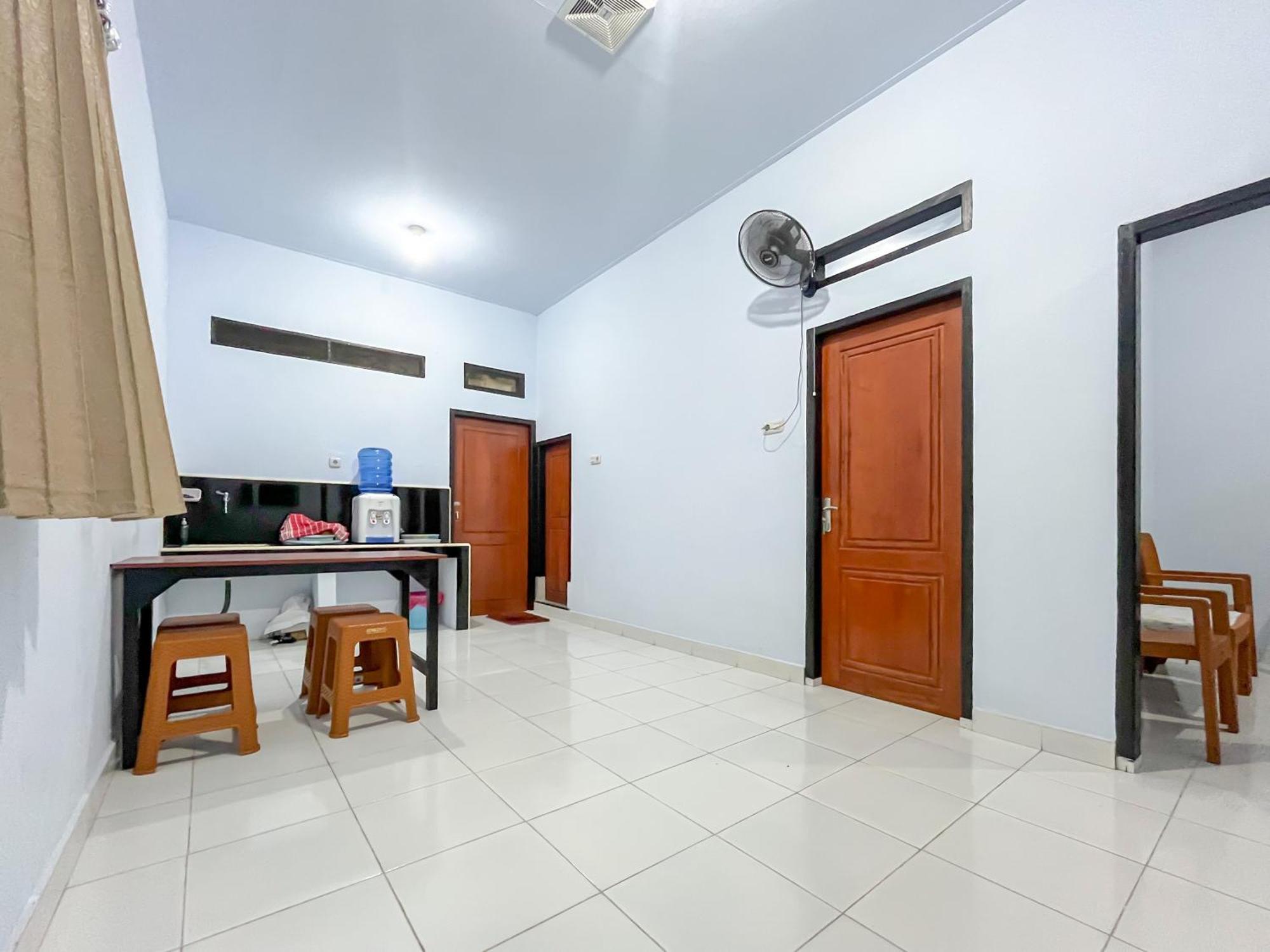 Reddoorz Syariah At Home Ampana Guest House Ampana Kota Eksteriør billede