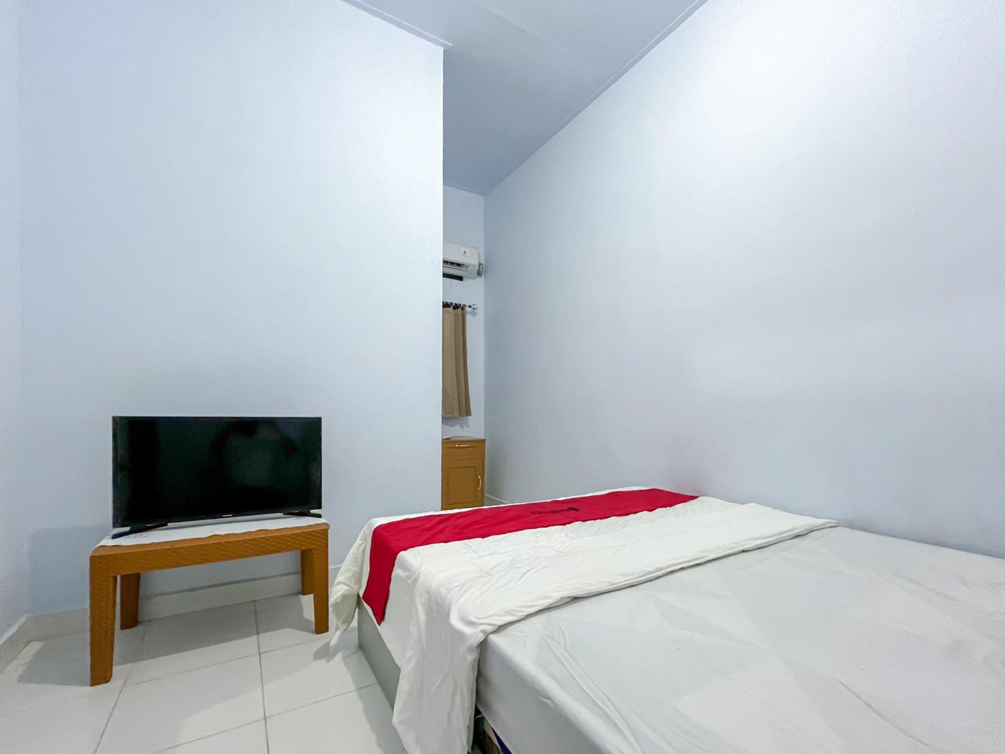 Reddoorz Syariah At Home Ampana Guest House Ampana Kota Eksteriør billede
