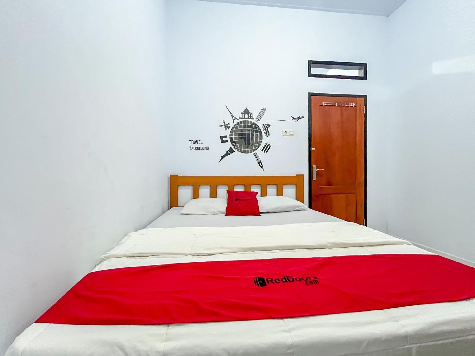 Reddoorz Syariah At Home Ampana Guest House Ampana Kota Eksteriør billede