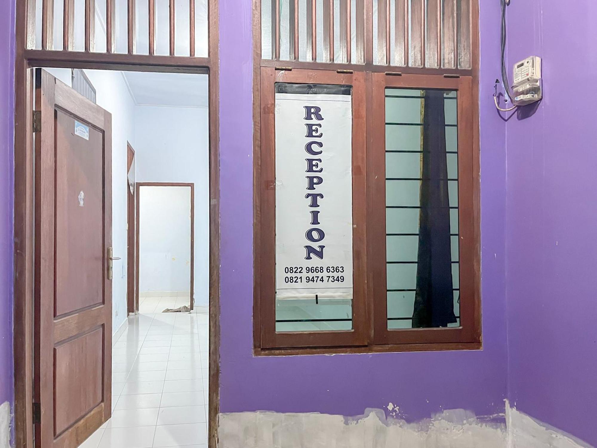 Reddoorz Syariah At Home Ampana Guest House Ampana Kota Eksteriør billede