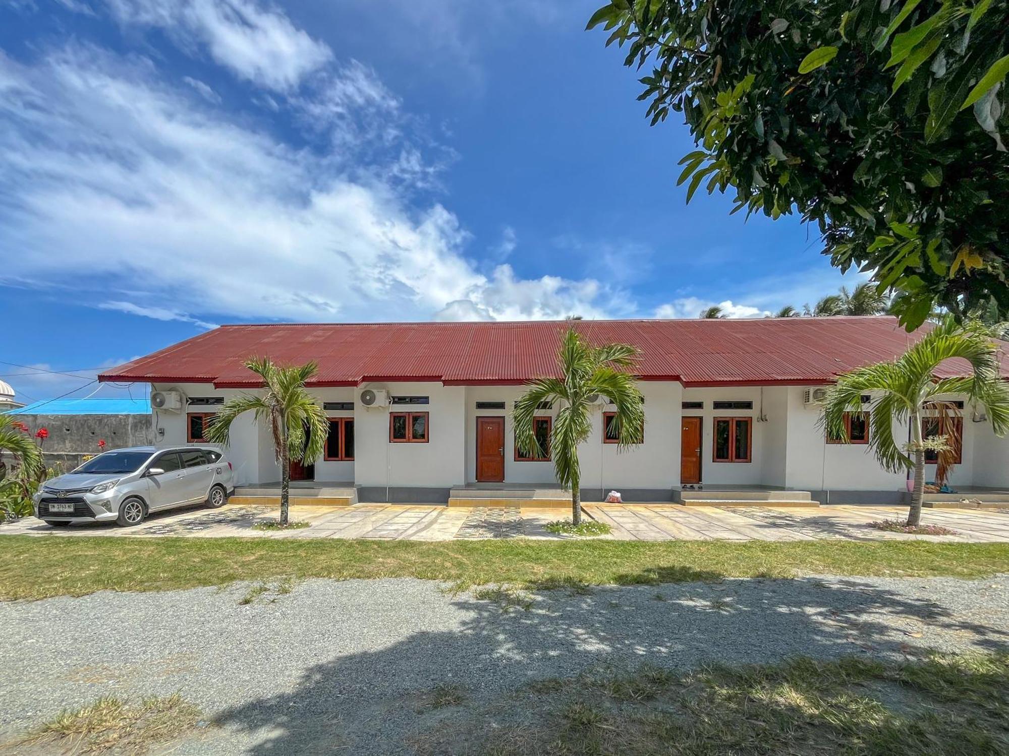 Reddoorz Syariah At Home Ampana Guest House Ampana Kota Eksteriør billede